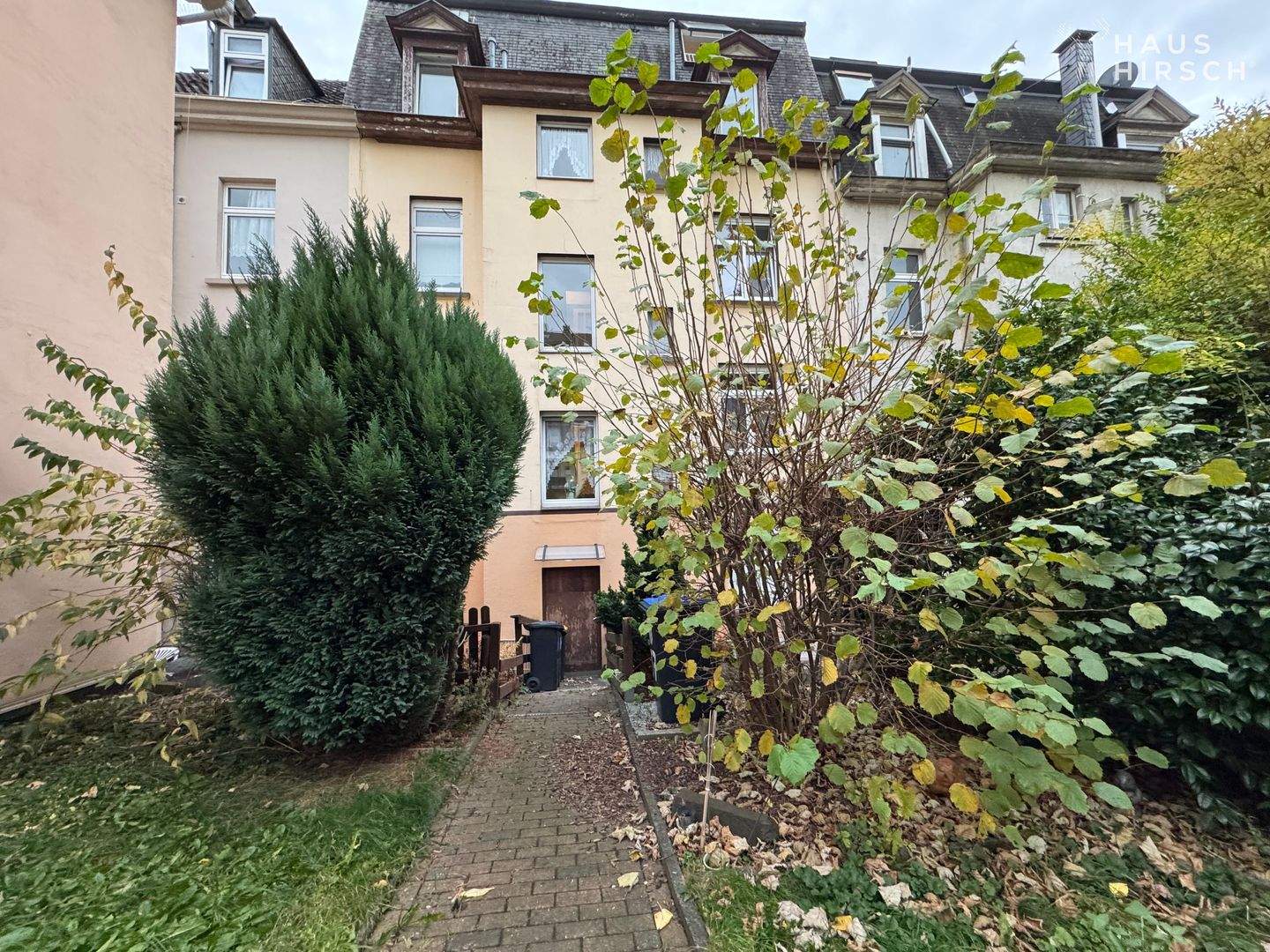 Denkmalgeschütztes Mehrfamilienhaus mit fünf Einheiten - voll vermietet