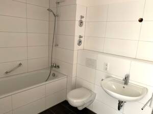 Attraktive 3-Zimmer-Wohnung in ruhiger Lage mit Wohnberechtigungsschein (Stufe II) – 93055 Regensburg – Vorschaubild 4