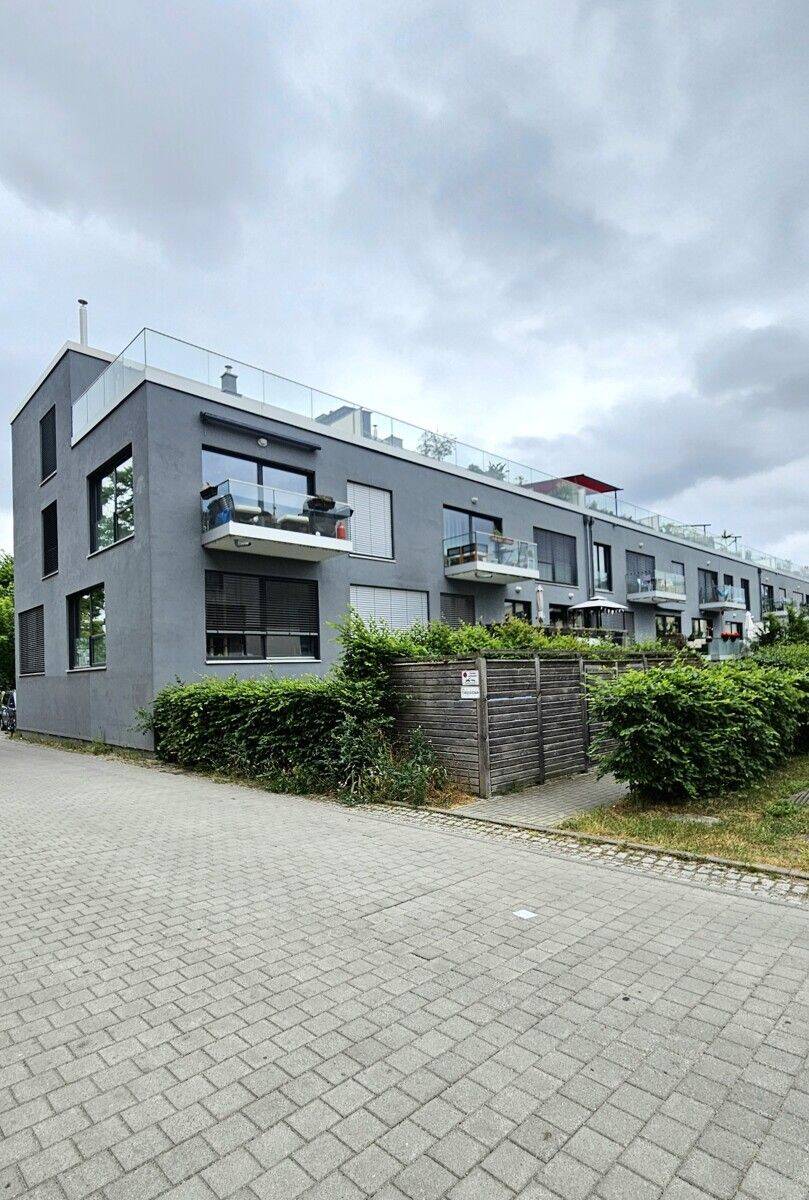 Hauptstadtmakler-Traumhafte Penthousewohnung mit Wasserblick – Berlin – Vorschaubild 2