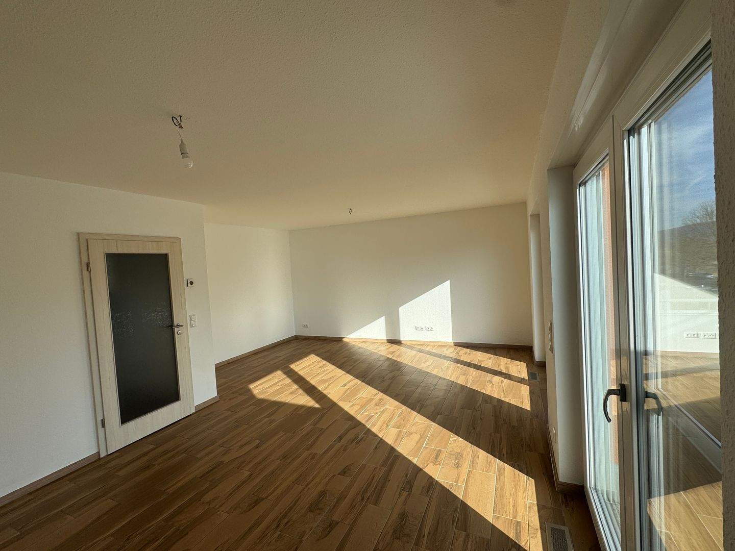Einziehen und wohlfühlen - sofort bezugsfreies Reihenmittelhaus in familienfreundlicher Lage in Jena – Jena – Vorschaubild 3