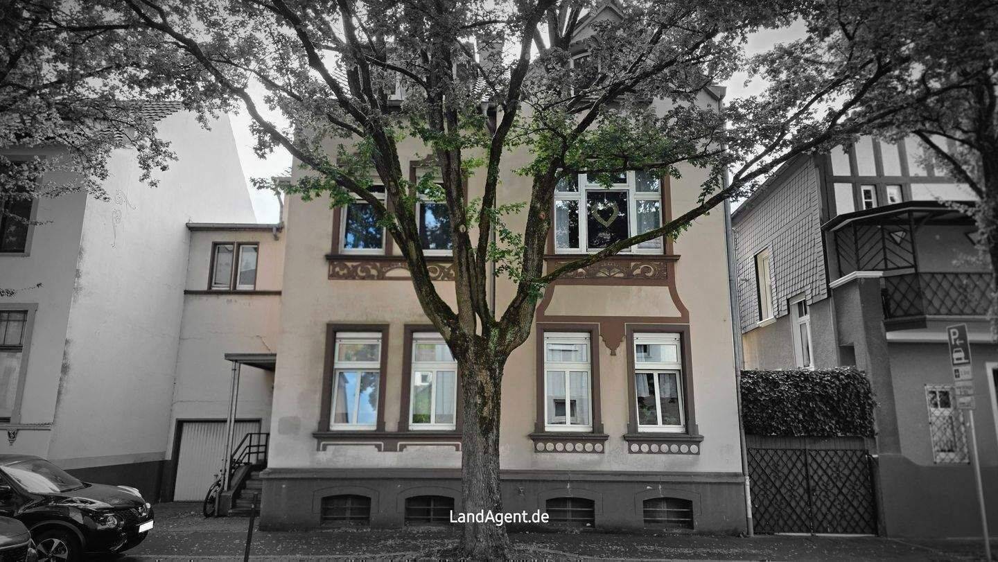 ***Dreifamilienhaus mit Potenzial zur Mietsteigerung*** ca. 252m² Wfl. mit Garten, Balkon, Garage und Stellplatz in Menden – Menden – Vorschaubild 3