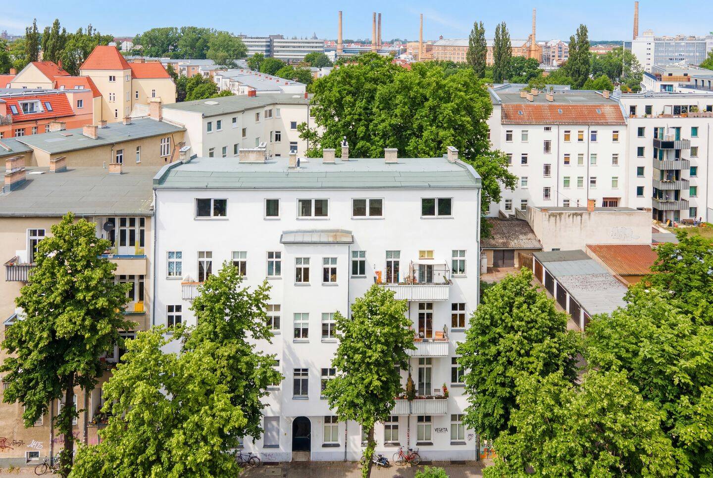 Bahnhofsnah! Einbauküche, modernes Bad, Keller: 2019 sanierte Dachgeschoss-Wohnung in Schöneweide – Berlin – Vorschaubild 8