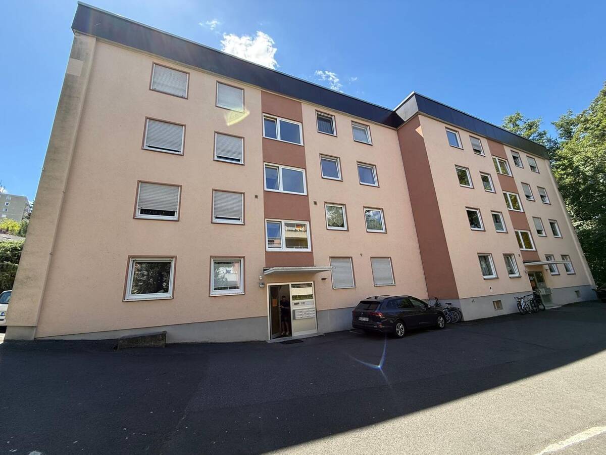 Charmante 3-Zimmer-Wohnung mit Balkon, Stellplatz und Kellerabteil in Würzburg – 97076 Würzburg – Bild 1 von 9