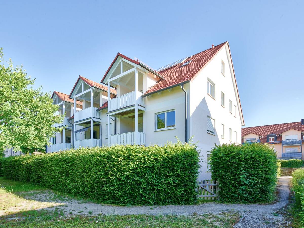 Solide vermietete 4-Zimmer-Wohnung in München-Waldperlach - Balkon, Keller & Tiefgarage – 81739 München – Bild 1 von 9
