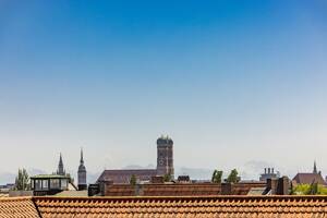 Mit Traumblick über die Dächer der Stadt – 80797 München – Vorschaubild 2