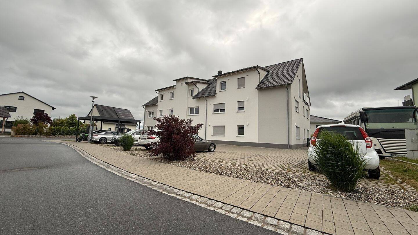 Eigentumswohnung mit Doppel-Carport und Loggia von privat – Hagenbüchach – Vorschaubild 3