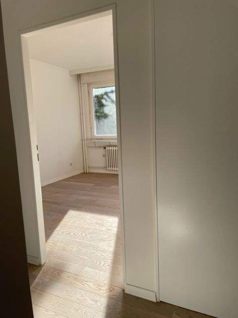 helle, moderne 2-Zimmer-Wohnung mit Balkon in Lichterfelde, provisionsfrei – Berlin – Vorschaubild 3