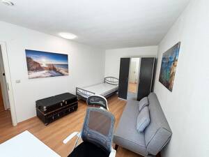 Helles, komplett möbliertes Zimmer in einer 2er-Studenten-WG in perfekter Lage – direkt einziehen! – 91058 Erlangen – Vorschaubild 2