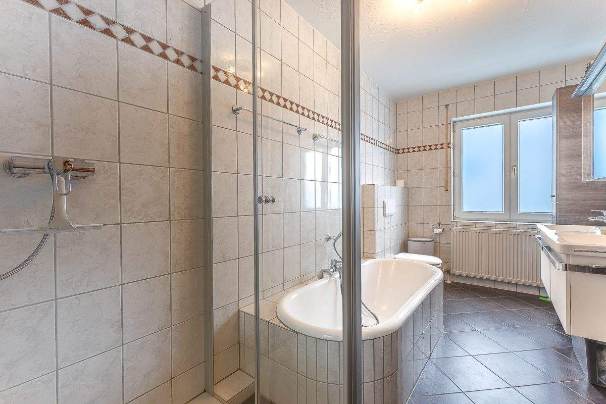 5-Zimmer-Maisonettewohnung mit Balkon und Garage auf tollem Grundstück am Brasselsberg – Kassel – Vorschaubild 7