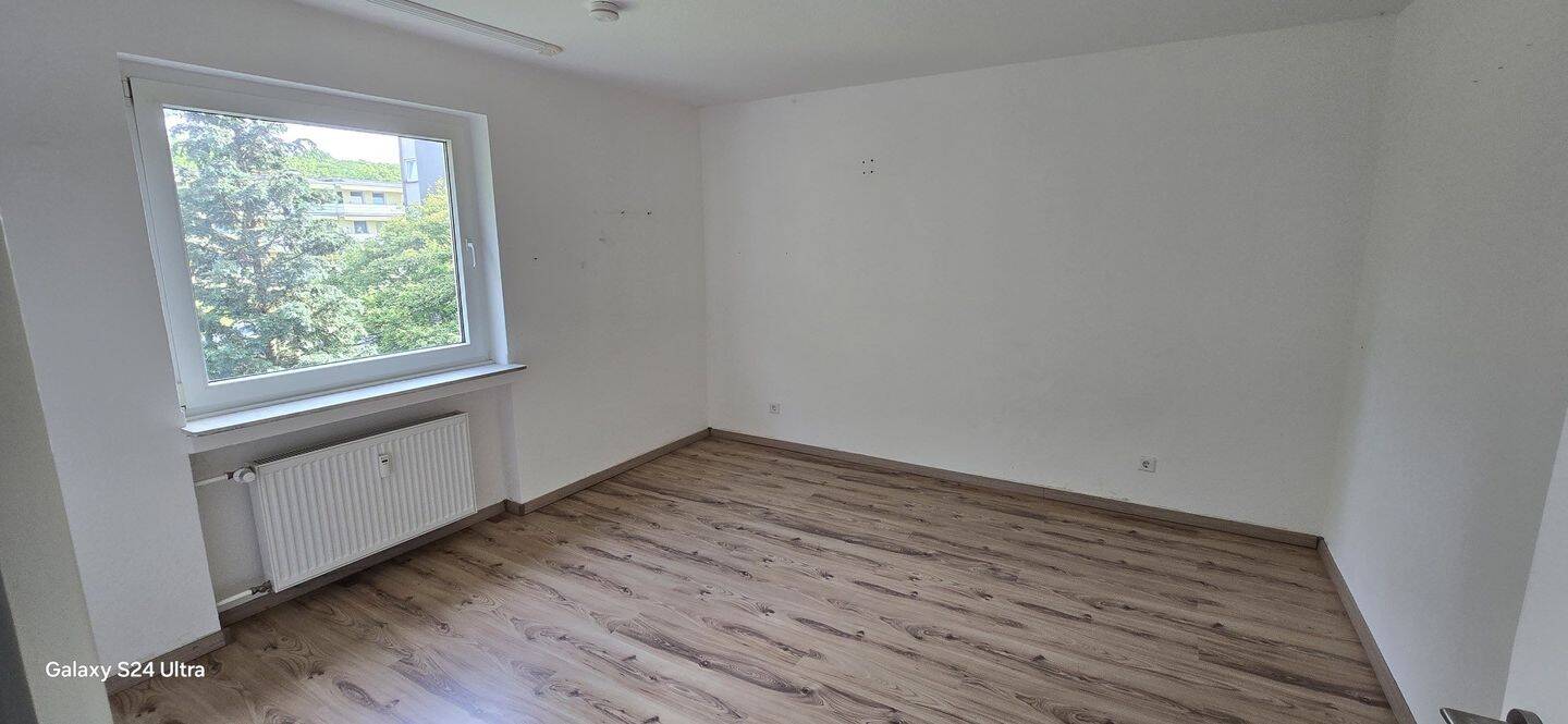 Eine geräumige Wohnung mit Potenzial – Bochum – Vorschaubild 5