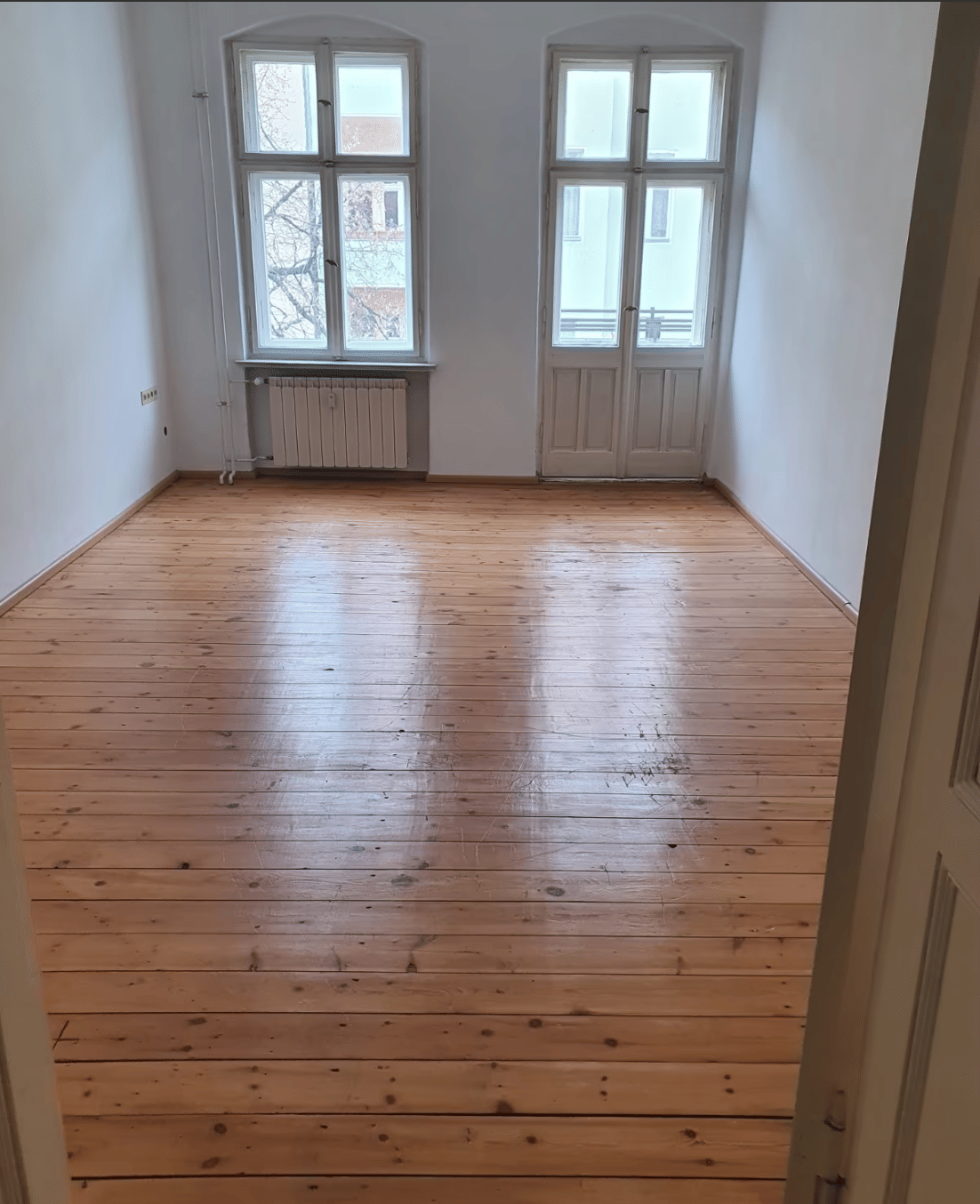 Urbaner Altbaucharme in Neukölln - Vermietete 2-Zimmer-Wohnung mit Südwestbalkon – Berlin – Bild 1 von 5