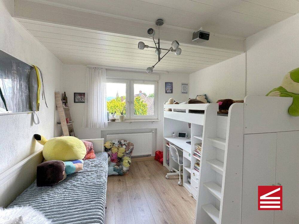 Baden-Baden, Zweifamilienhaus mit großem Garten, Hof und 3 Garagen! – Baden-Baden – Vorschaubild 6