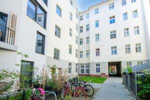 Bezugsfrei: Großzügige 1-Zimmer-Altbauwohnung mit Parkett & Stuck im ruhigen Hinterhaus – 13353 Berlin – Vorschaubild 8