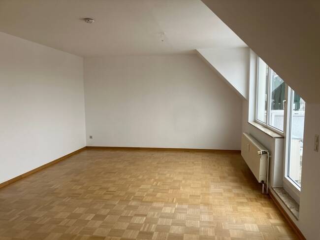 Geräumige 2 Zimmer-Dachwohnung mit Balkon und Einbauküche in Leipzig-West – Leipzig – Vorschaubild 2