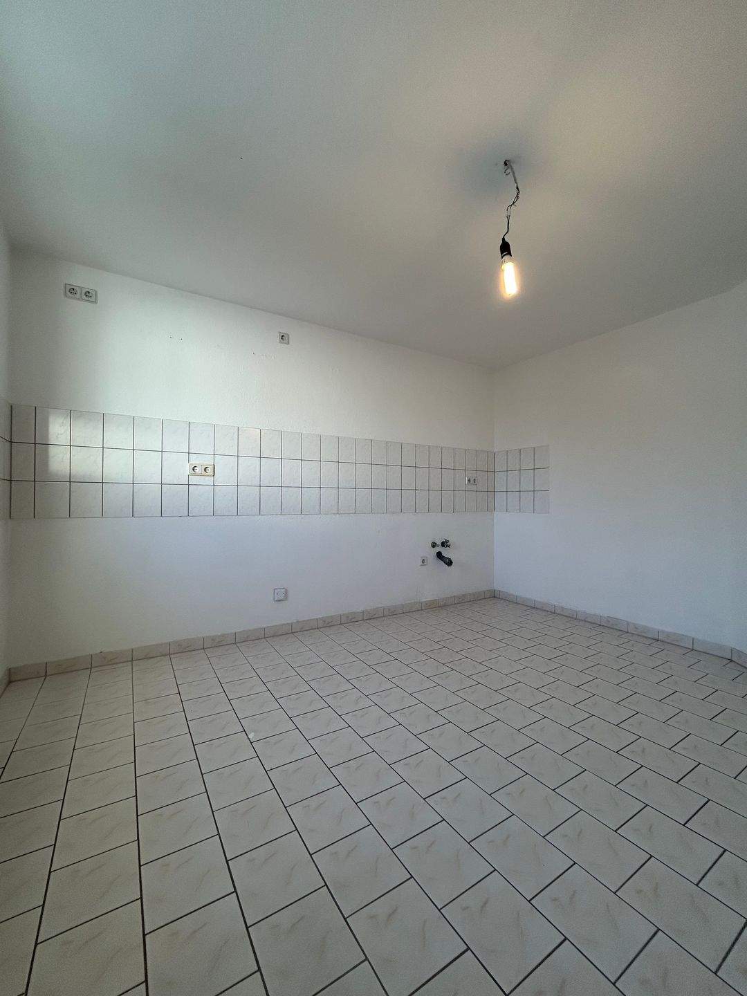 Tageslichtbad mit Wanne – Magdeburg – Vorschaubild 6