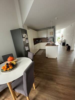 Traumhaft helle 4-Zimmer-Maisonettewohnung mit Balkon in 97076 Würzburg, Lengfeld – 97076 Würzburg – Vorschaubild 3