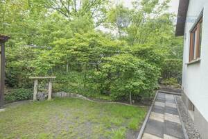 Großzügiger Bungalow mit Garten, Einliegerwohnung sowie Garage in herrlich ruhiger Lage – 91056 Erlangen – Vorschaubild 3