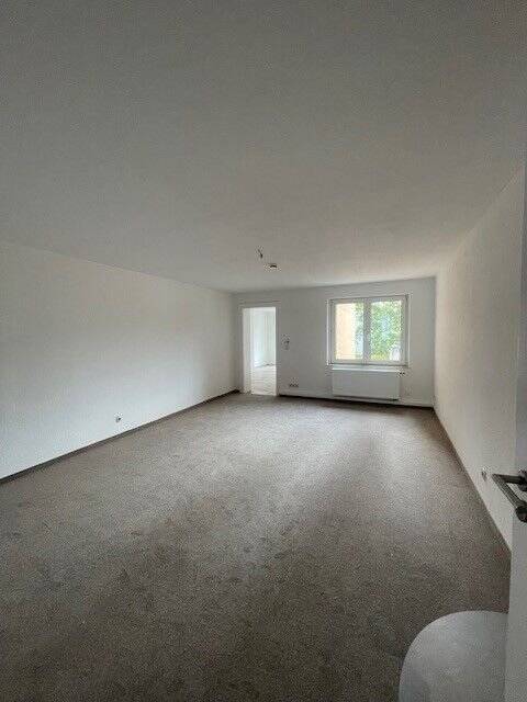 3-Zimmer-Wohnung - renoviert mit neuem Bad und Balkon - in Top Lage – Nürnberg – Vorschaubild 2