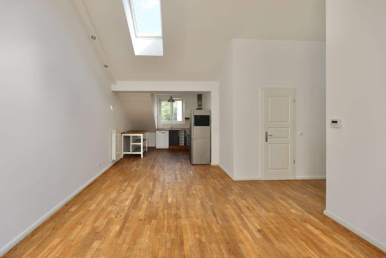 LICHTDURCHFLUTETE DACHGESCHOSSWOHNUNG MIT SONNIGER TERRASSE - OFFENE WOHNLOUNGE - ZENTRAL & RUHIG – Berlin – Vorschaubild 5