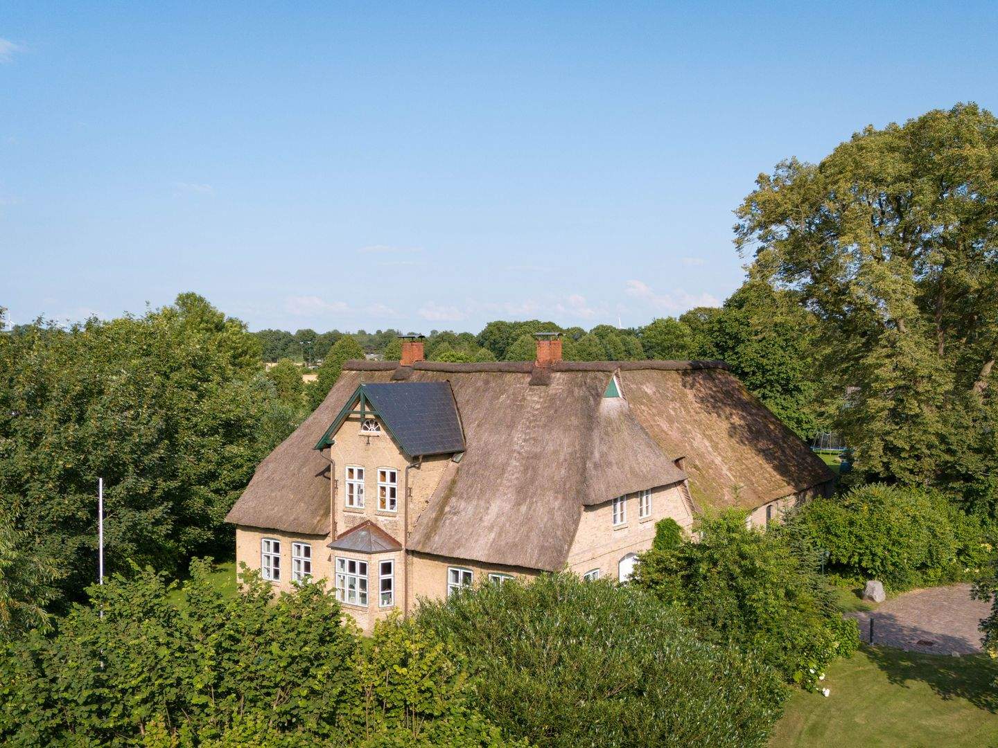 Stilvolles Landhaus für die ganze Familie – Schafstedt – Bild 1 von 9