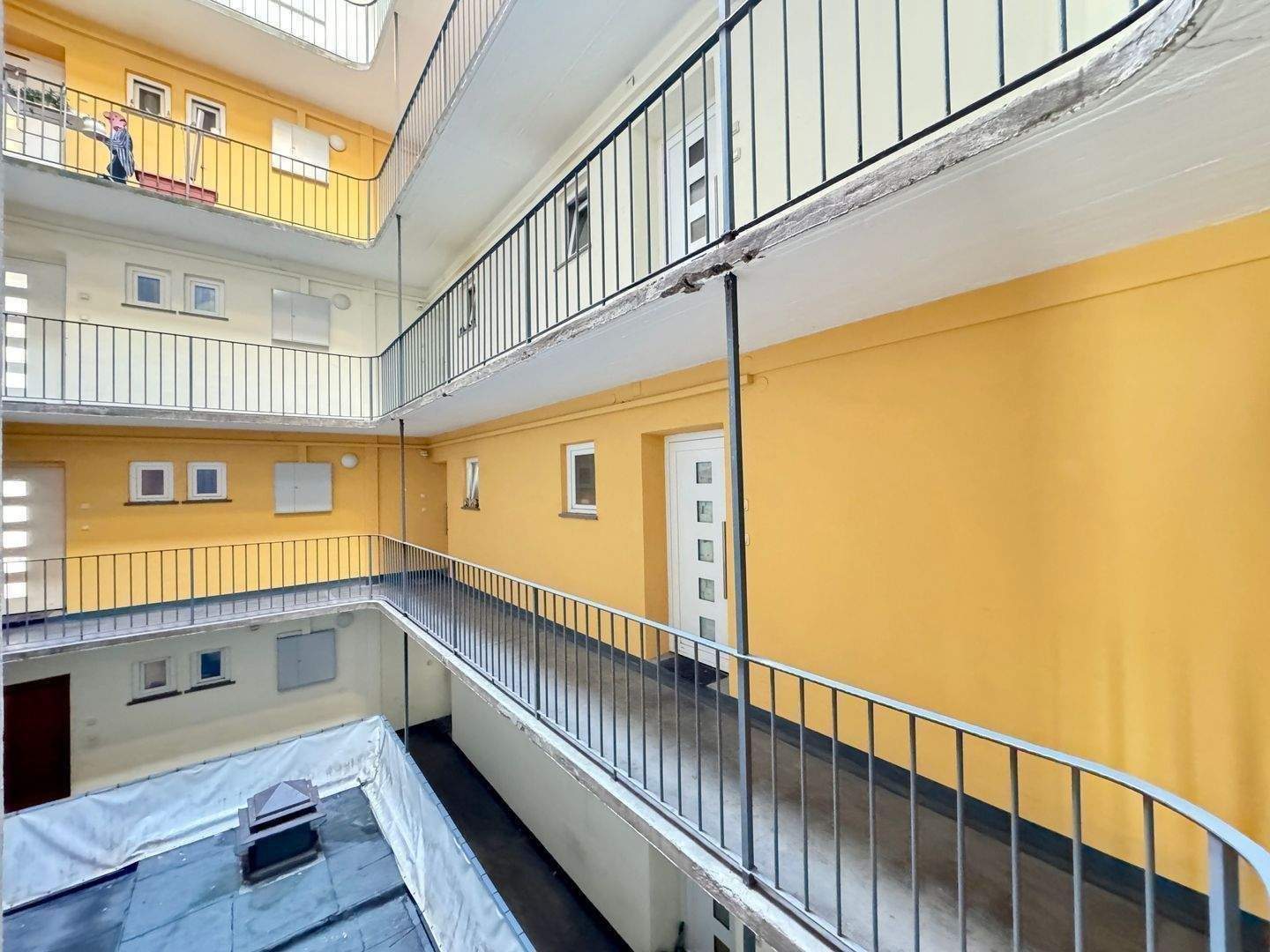 HELLE, 2 ZIMMER-WOHNUNG IN ZENTRALER WOHNLAGE DER JAKOBERVORSTADT MIT GUTER RENDITE! – Augsburg – Vorschaubild 2