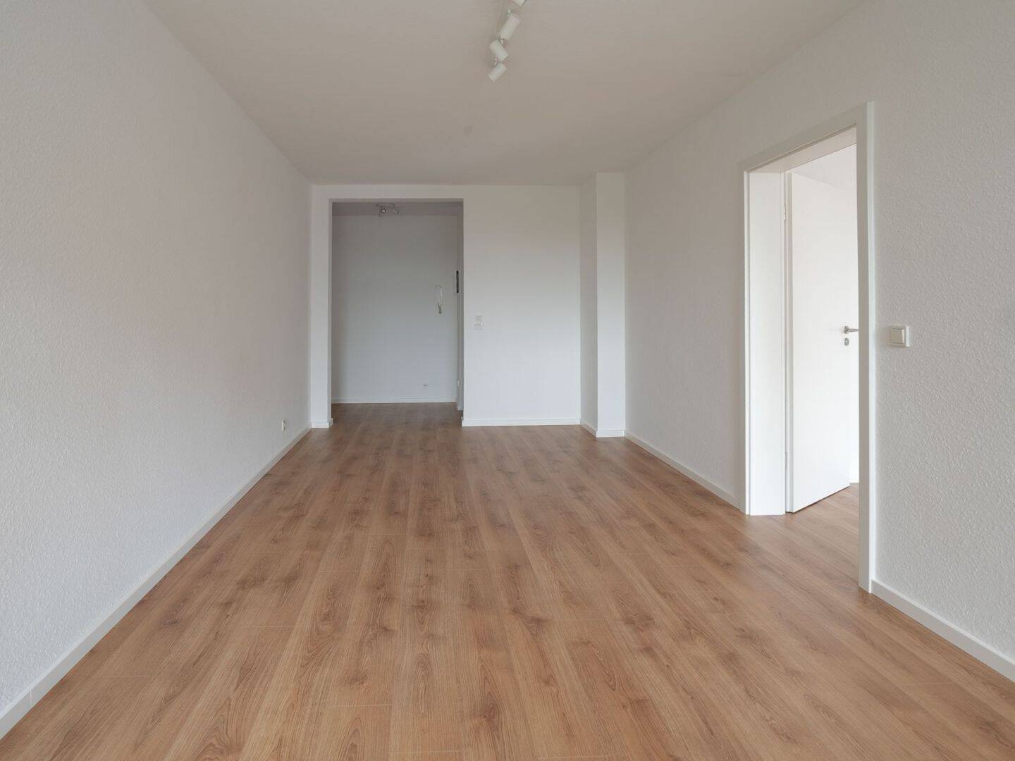 Erstbezug nach Sanierung: 3-ZKB-Wohnung mit zwei Balkonen auf dem Winterberg! – Saarbrücken – Vorschaubild 5