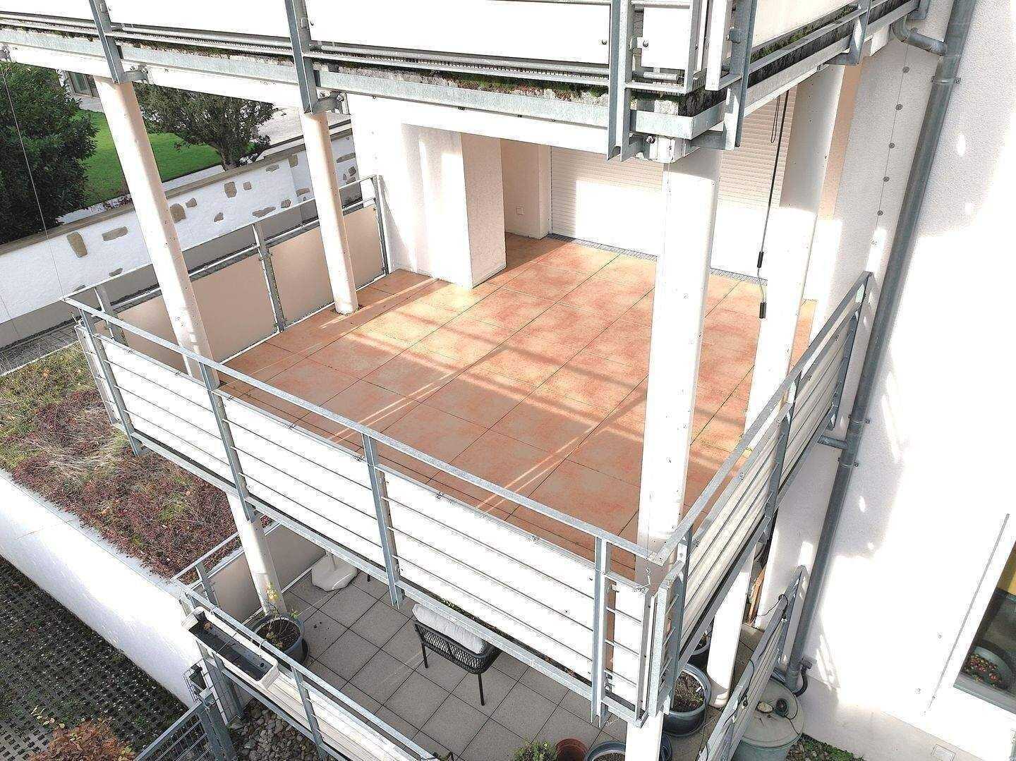 Luxuriöser Familientraum mit XL-Sonnenbalkon im Heilbronner Osten – Heilbronn – Vorschaubild 2