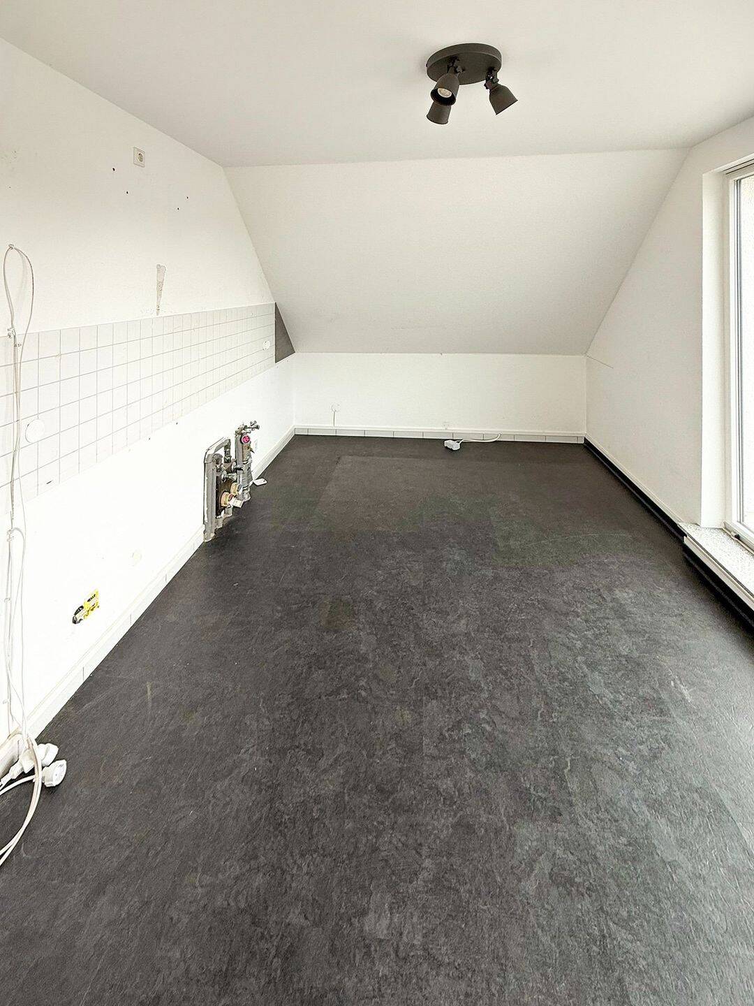 Lichtdurchflutende Maisonette-Wohnung mit Dachterrasse in Leverkusen-Schlebusch – Leverkusen – Vorschaubild 4