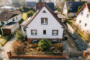 Raumwunder mit Kamin: Modernisiertes Einfamilienhaus mit 5 Räumen in ruhiger Lage – 12621 Berlin – Vorschaubild 2