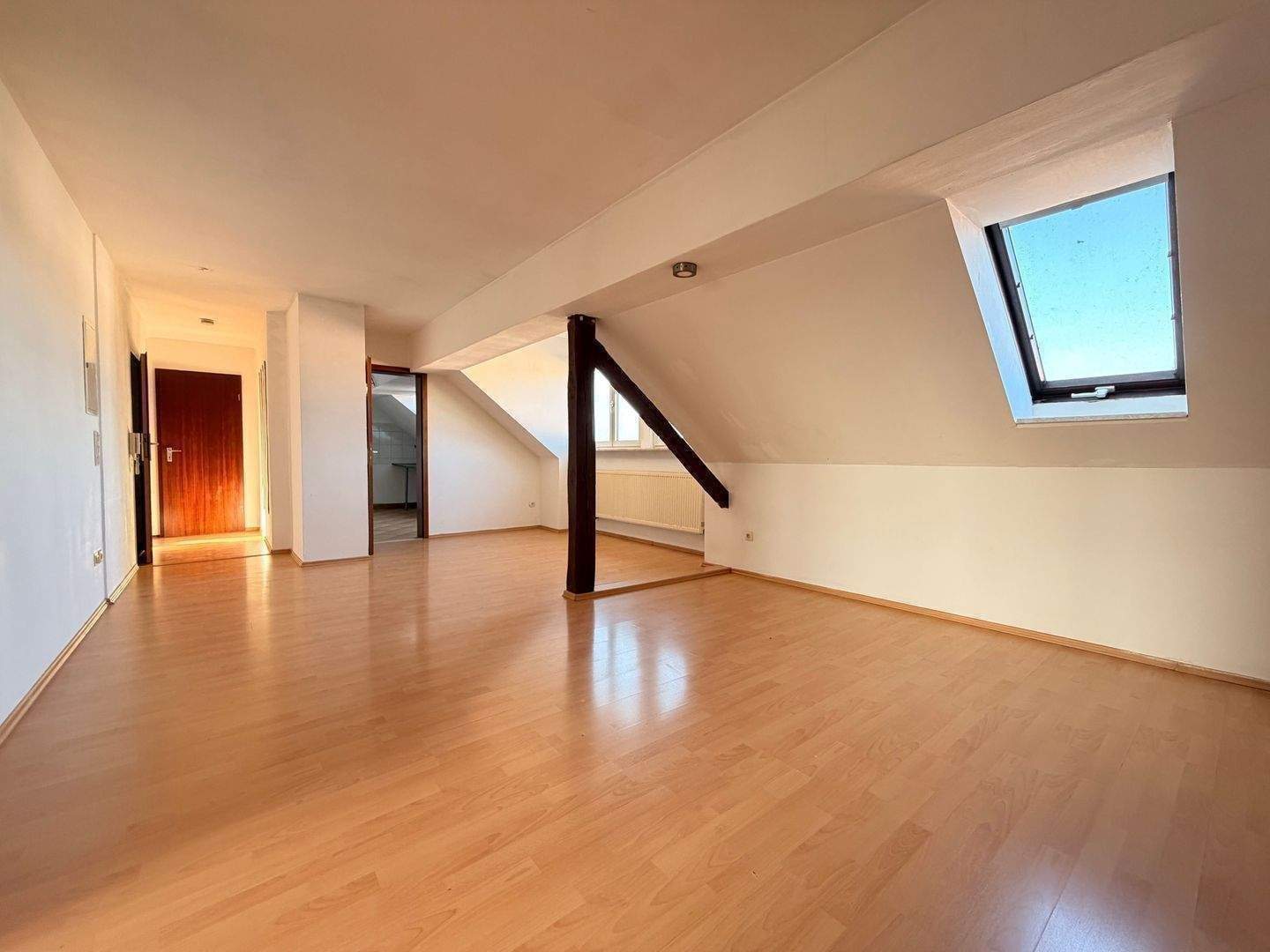 gepflegte 2-Zimmer Wohnung mit Badewanne – Nürnberg – Bild 1 von 6