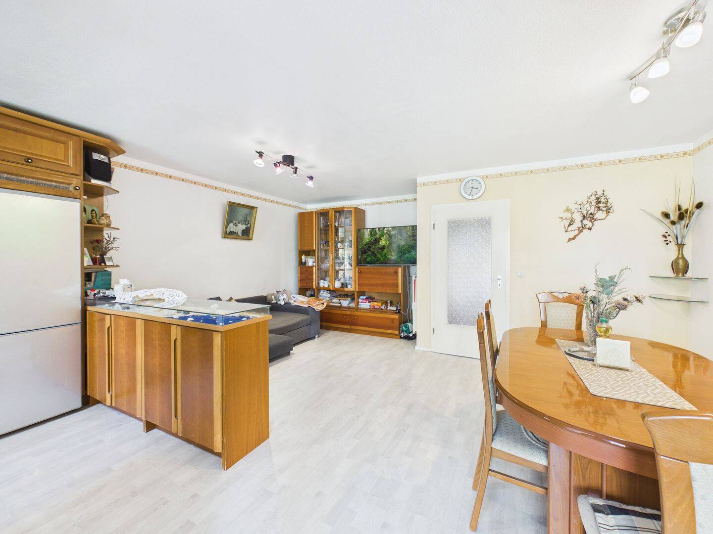 Familien-Reihenendhaus in Karlsruhe - 6 Zimmer mit ausgebautem Dachgeschoss & Garage! – Karlsruhe – Vorschaubild 3