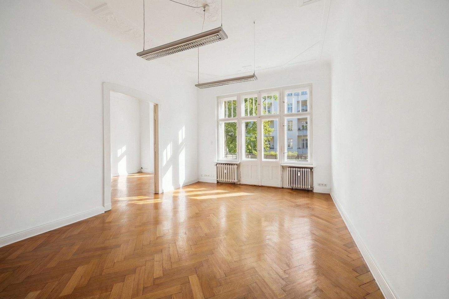 Helle 4-Zimmer-Wohnung mit Altbaucharme und Nähe zum Lietzensee – Berlin – Vorschaubild 3