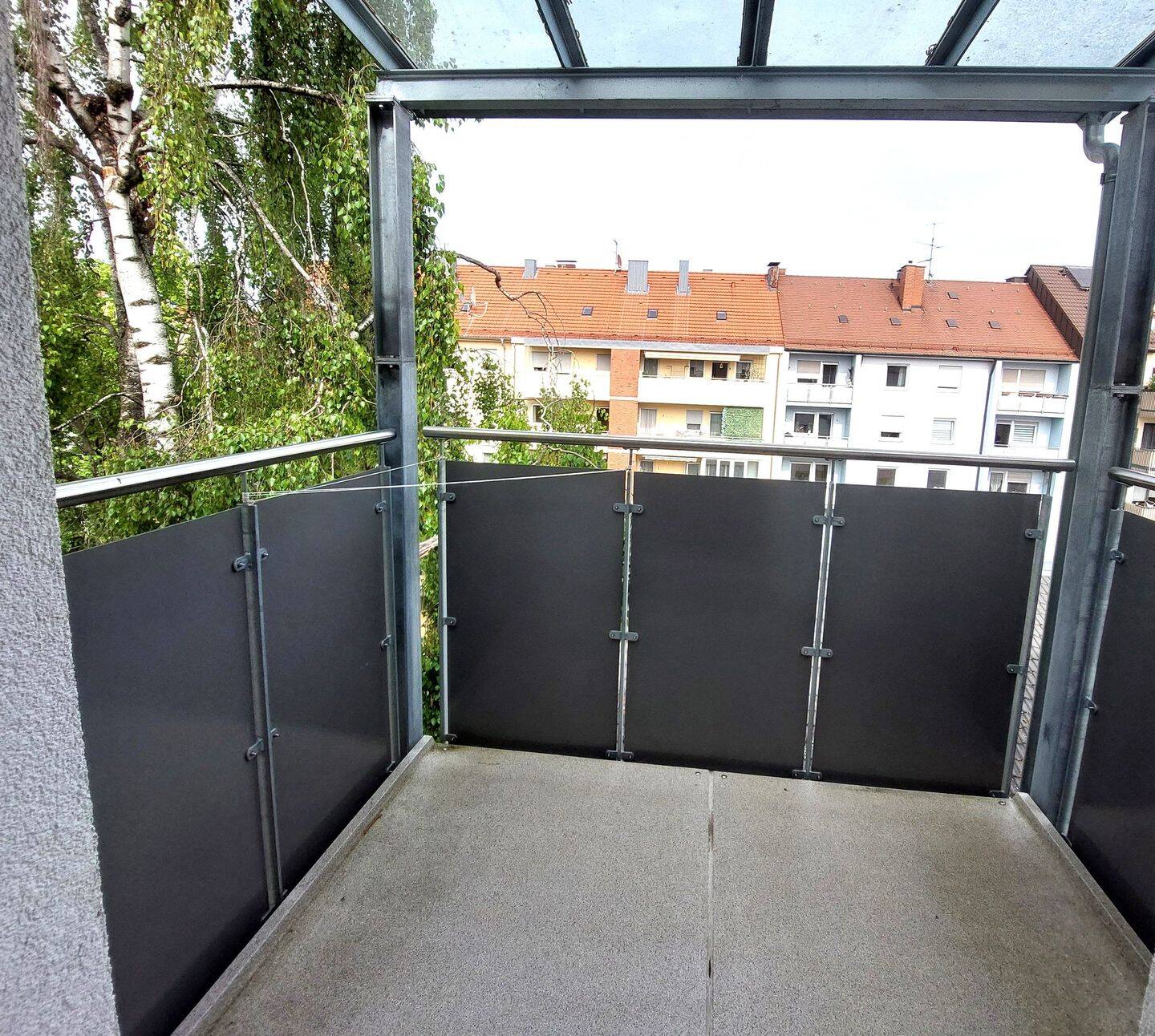 Charmante 2-Zimmer-Wohnung mit Balkon und Entwicklungspotenzial – Nürnberg – Vorschaubild 2