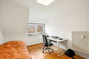 Ankommen & Aufatmen: Helle 2-Zimmer mit Balkon, separater Wohnküche & Dielenboden – 22043 Hamburg – Vorschaubild 3