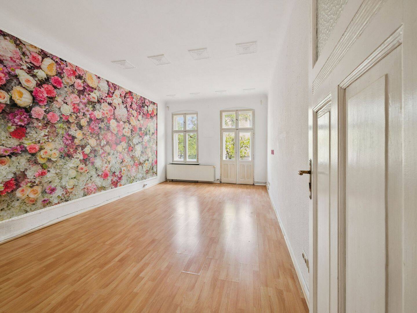 Charmante Altbauwohnung mit klassischem Flair und Balkon in Wilhelmstadt – Berlin – Vorschaubild 3