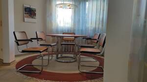 FAMILIENFREUNDLICHES REIHENMITTELHAUS MIT DACHSTUDIO AUF DREI EBENEN IN BELIEBTER LAGE – 89075 Ulm – Vorschaubild 7