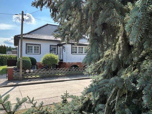 Haus mit Wohnkeller, Dachzimmer und Wintergarten in einer Anliegerstraße auf einen großem Grundstück – Möckern – Vorschaubild 5