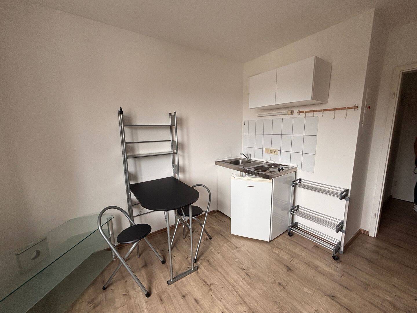 Möbliertes 1-Zimmerapartment nahe der Hessing Klinik – Augsburg – Vorschaubild 3