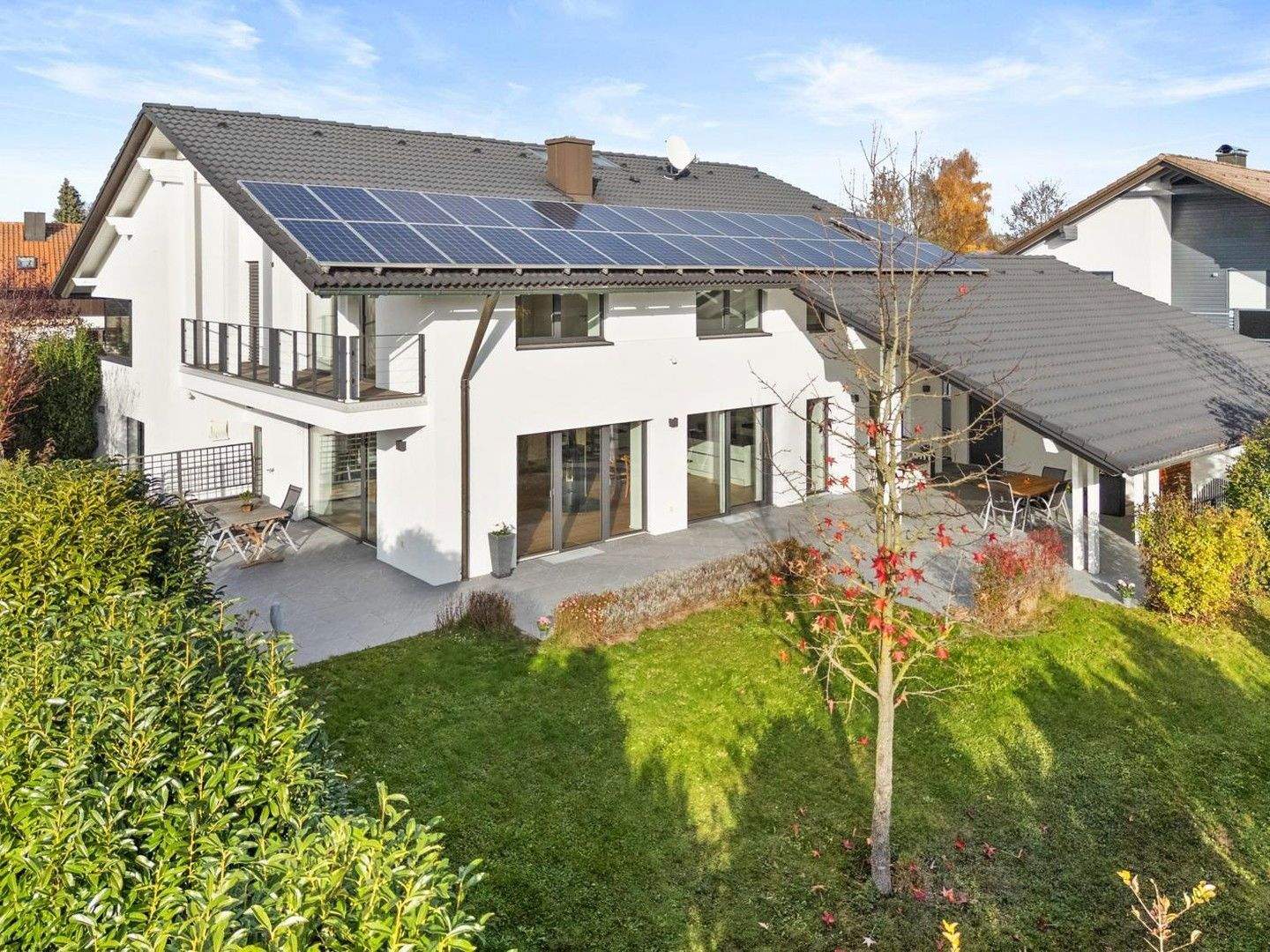 Von Privat in Kronwieden: Viel Platz für modern, familienfreundliches Wohnen m. Homeoffice – Loiching – Bild 1 von 9