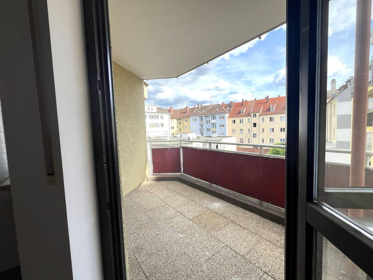 Renovierte 2-Zimmer-Wohnung mit Balkon & Aufzug – Nürnberg – Vorschaubild 4