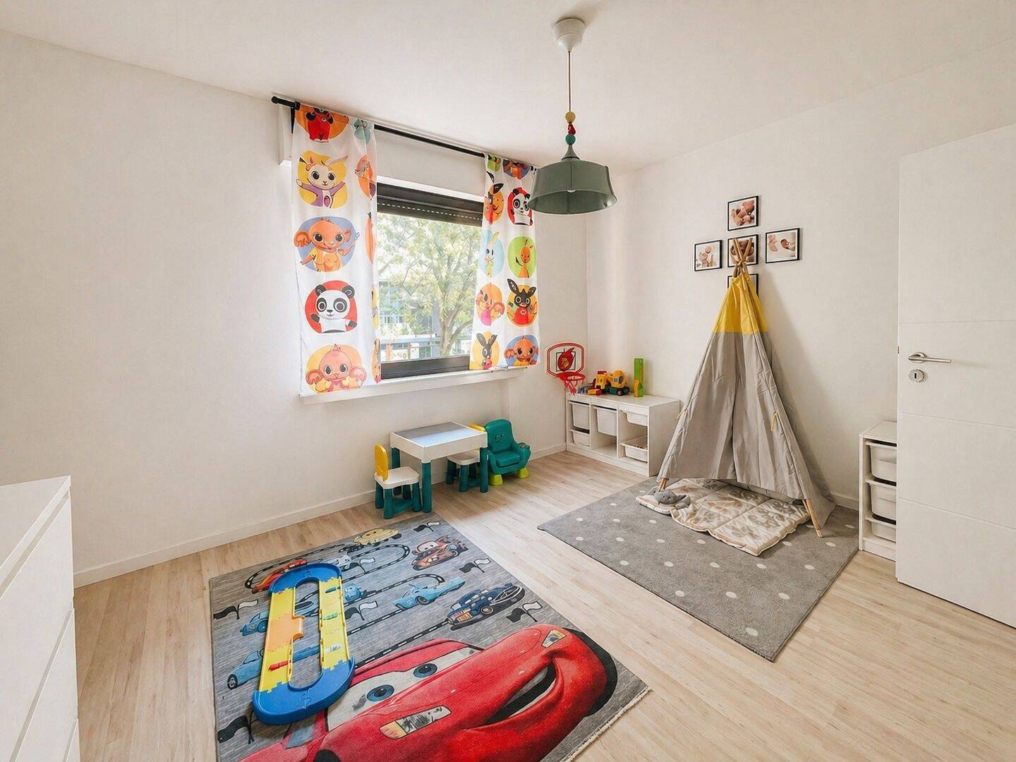 Modernisiertes Reihenmittelhaus mit Balkon, Terrasse & Außenstellplatz in Gelsenkirchen – Gelsenkirchen – Vorschaubild 9