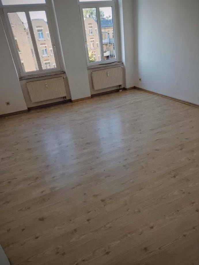 Objekt-Nr.: 5026 - vermietete 2-Zimmer-ETW im EG mit Wanne in Denkmalschutzobjekt in Plauen
