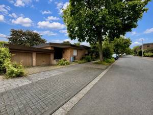 SAYAN Immobilien - Freistehendes EFH in begehrter Lage auf dem Bonner Hardtberg / inkl. Schwimmbad - – 53123 Bonn – Vorschaubild 2
