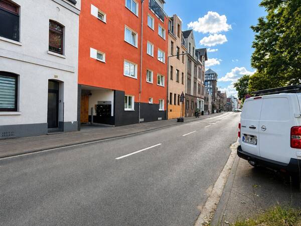 Mehrfamilienhaus in 50827 Köln mit 290 m² kaufen