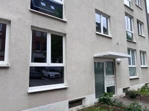 Schöne 2-Zimmer-Wohnung mit Balkon und Einbauküche in Kiel