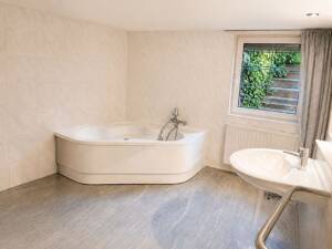 Großzügiges Zuhause mit besonderem Extra: Maisonette, Sauna & Schwimmteich – 15827 Blankenfelde-Mahlow – Vorschaubild 8