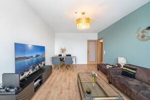 Sofort bezugsfrei: modernisierte 3-Zimmer-Wohnung mit Weitblick & TG-Stellplatz in Bogenhausen – 81677 München – Vorschaubild 4