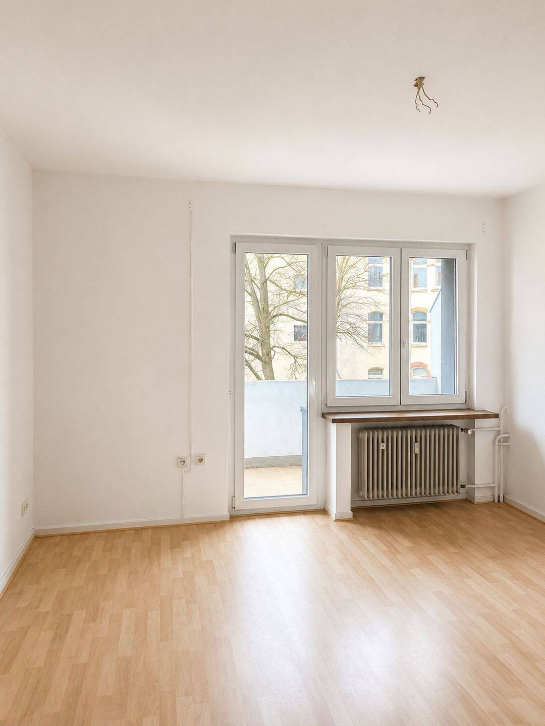 Helle 3-Zimmer-Wohnung mit Balkon in Hannover-Voltmerstraße – Hannover – Vorschaubild 2