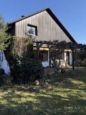 Charmanter Bungalow mit Galerie, Gartenidylle und Garage in Fürth-Vach – 90768 Fürth – Vorschaubild 2