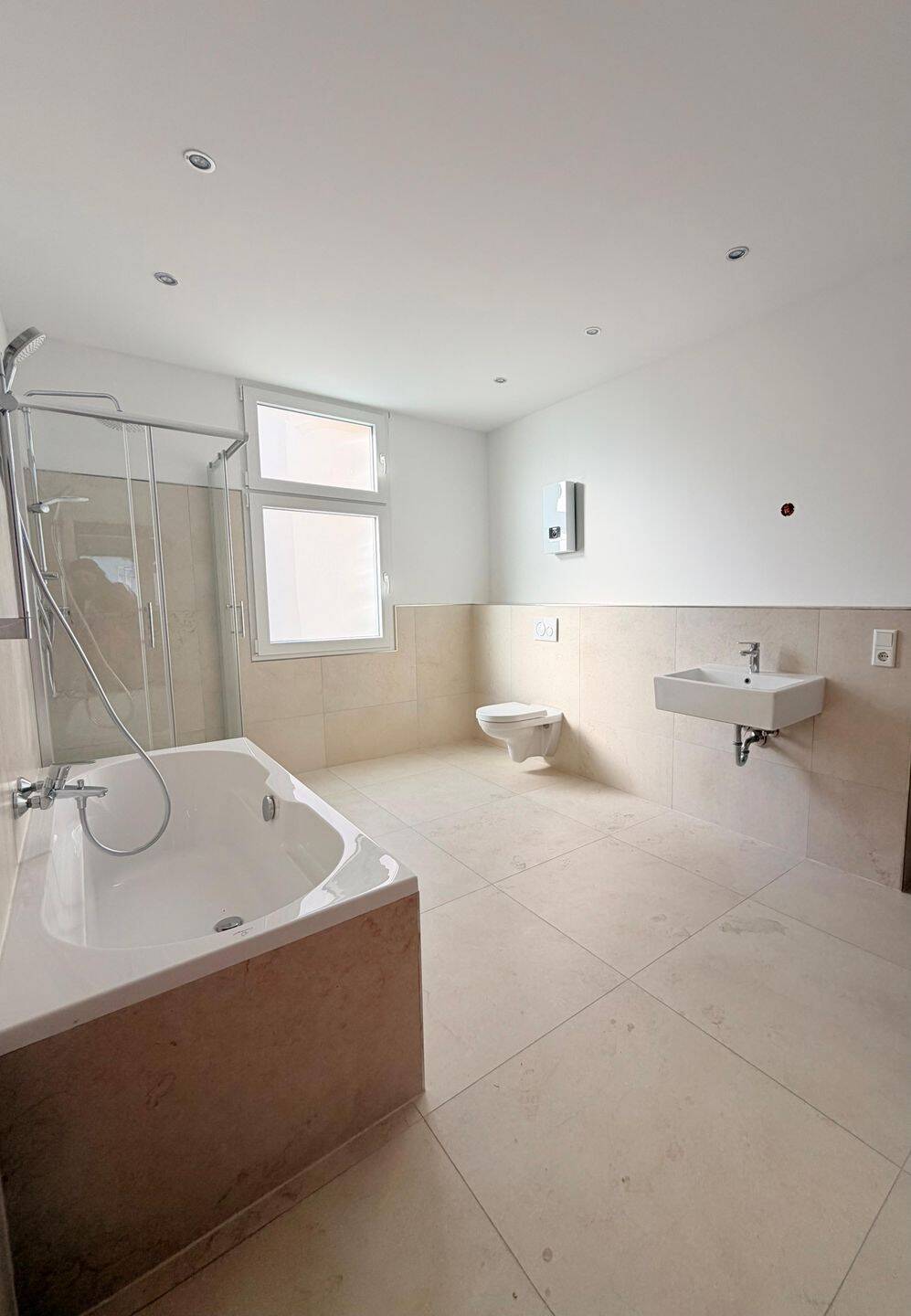 Stilvolle 2‑Zimmer‑Wohnung mit großer Wohnküche & Badewanne – Wuppertal – Vorschaubild 3